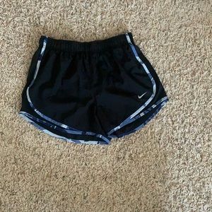 Women’s Nike athletic shorts dry fit. Size S